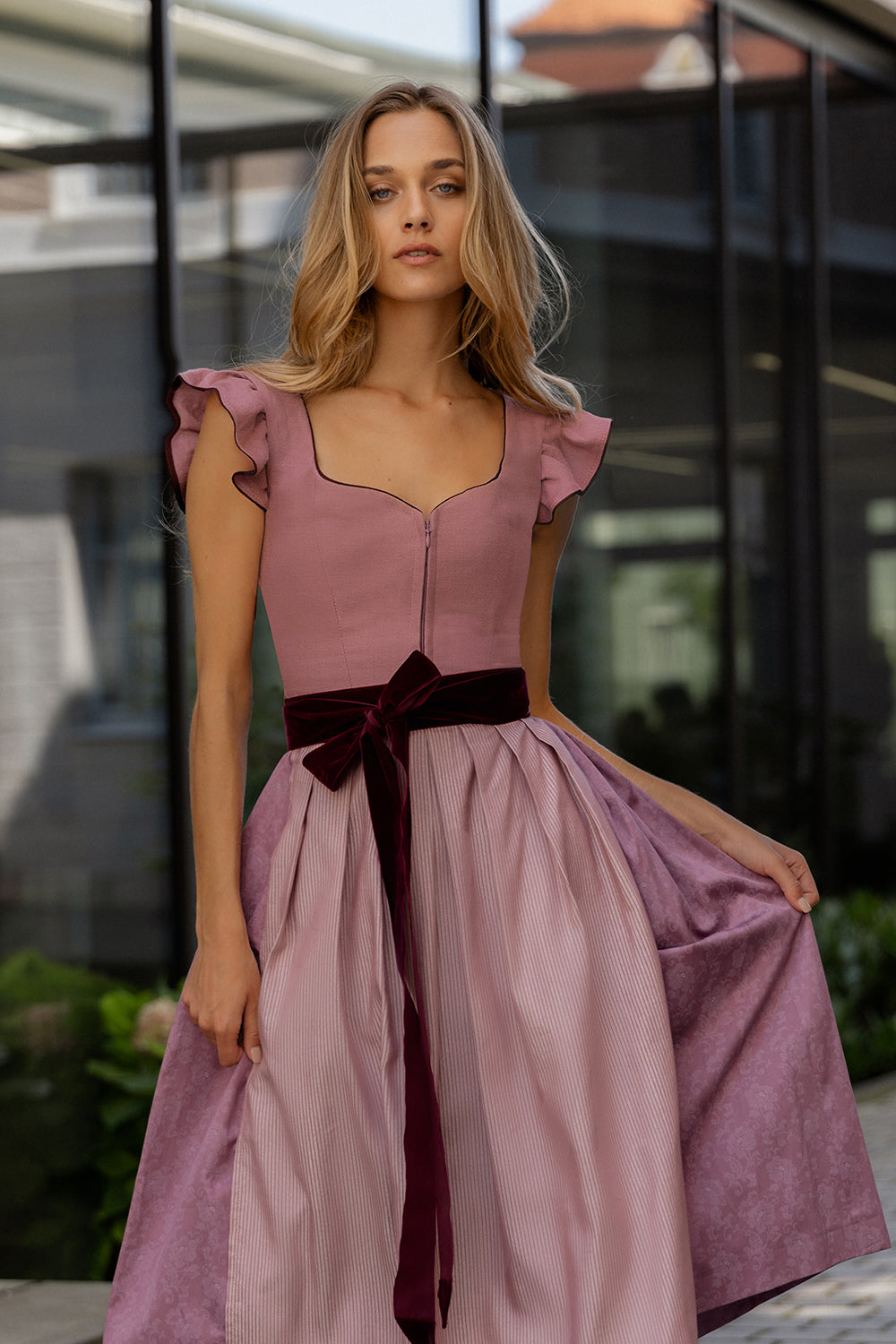 Dirndl Marie mit abknöpfbarem Arm