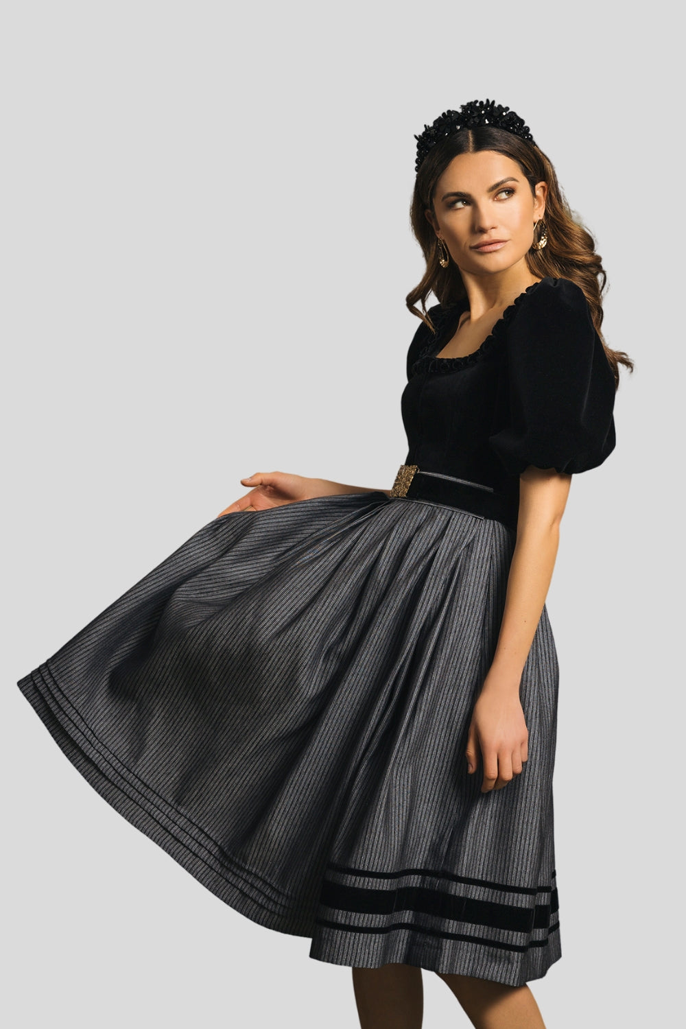 Samtdirndl Mona, mit Puffarm, Rocklänge 70cm