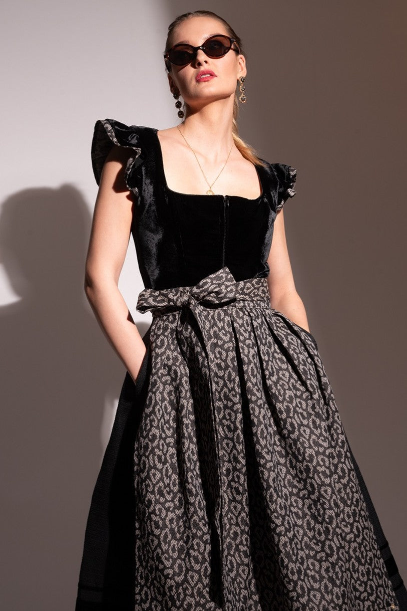Dirndl Leo mit abnehmbarem Flügelarm
