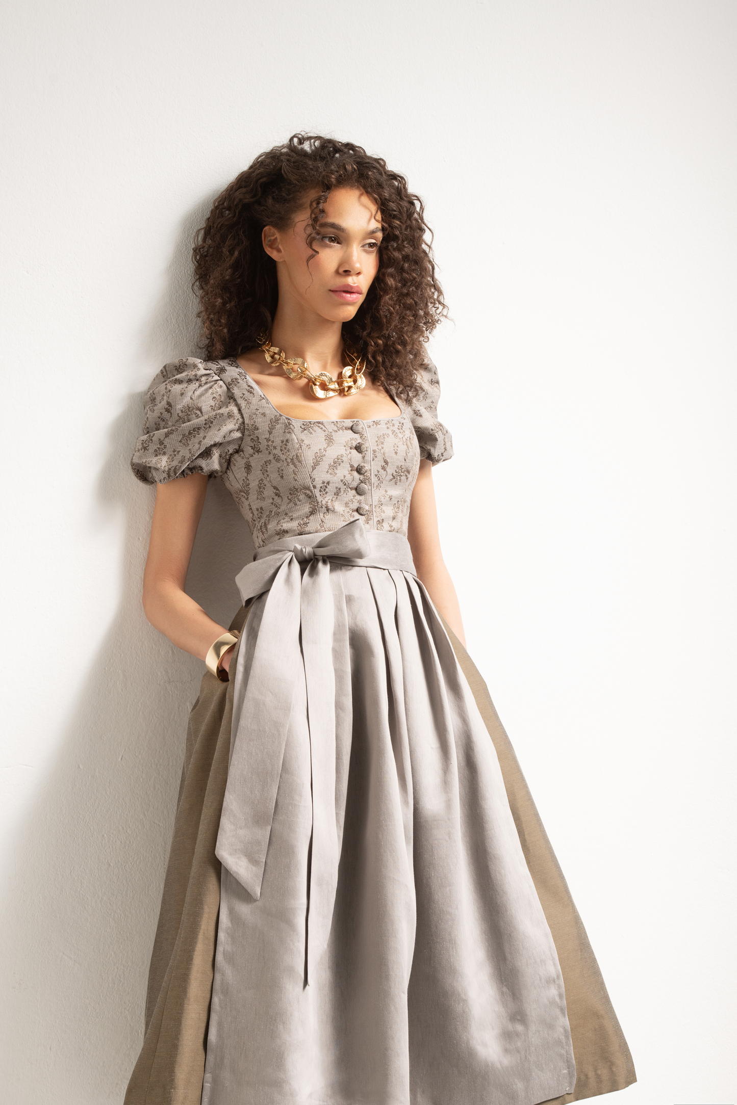 Dirndl Frieda mit abnehmbarem Puffarm · 80cm