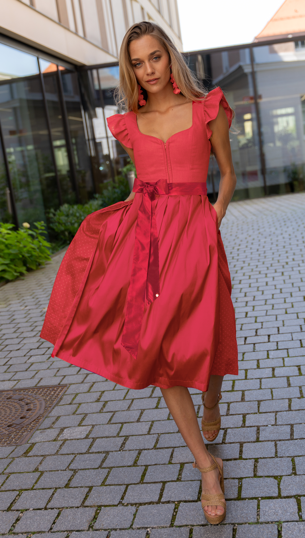 Dirndl Marie mit abnehmbarem Flügelarm