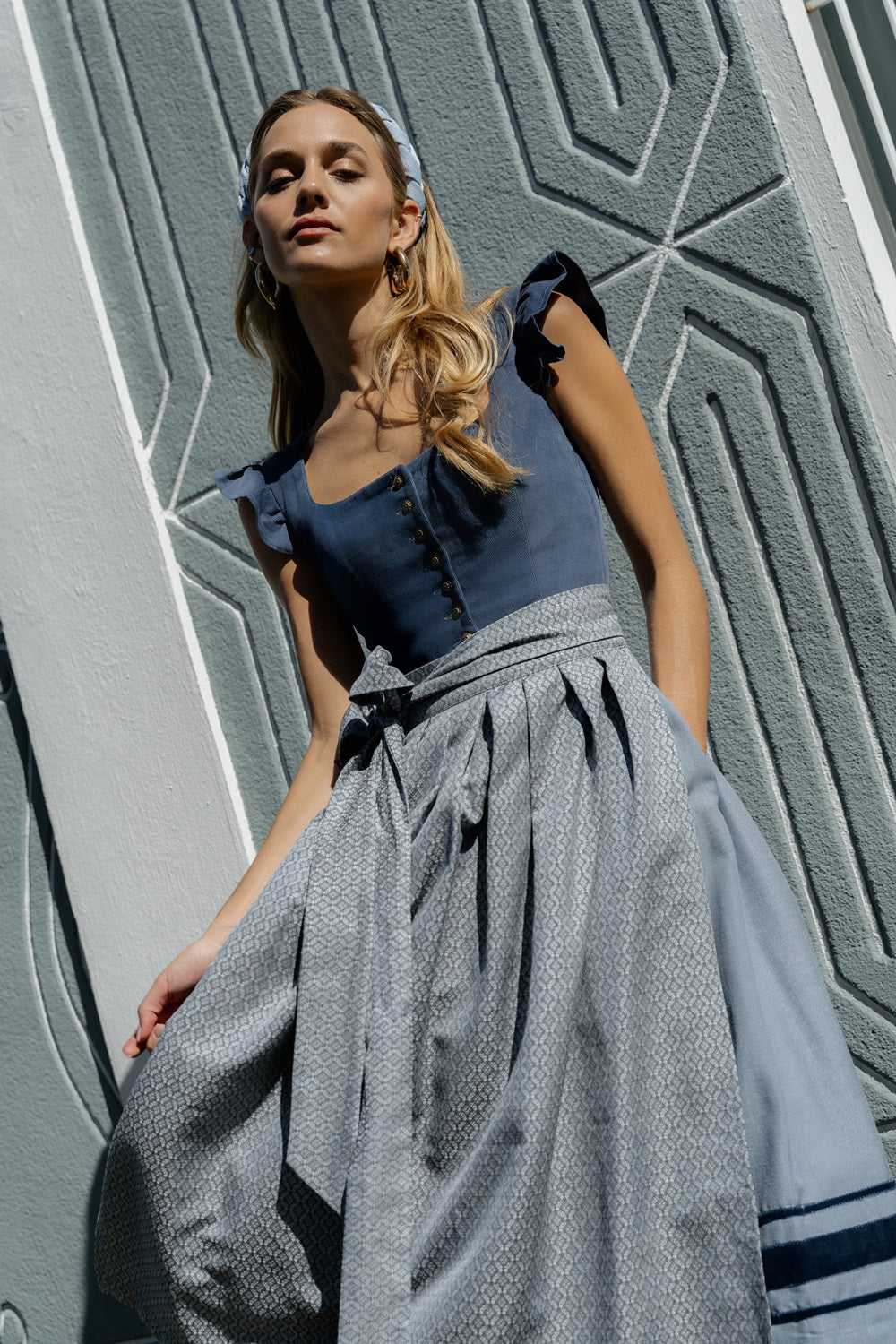Dirndl Nila mit abnehmbarem Flügelarm